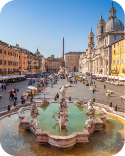 Piazza Navona con una delle fontane in primo piano
