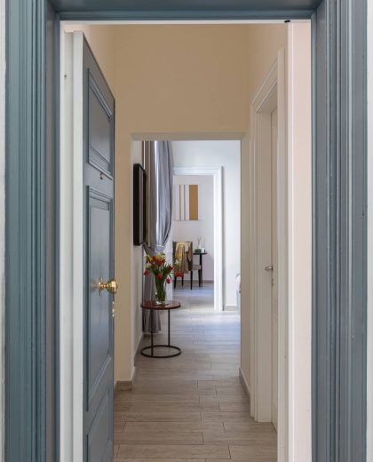appartamento-superior-timeless-ingresso-portrait-01